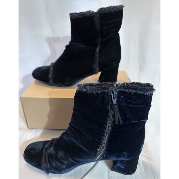 Women’s Boho Stuart Weitzman Blue Velvet 2” Block Heel Chelsea Boots Zip Up Sz 7 - Picture 6 of 8
